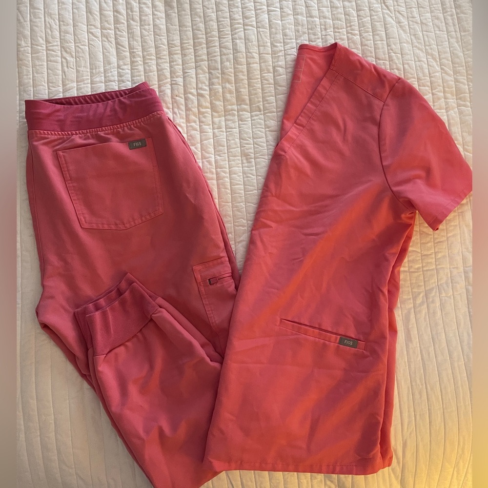 Figs scrubs set NEON PINK large